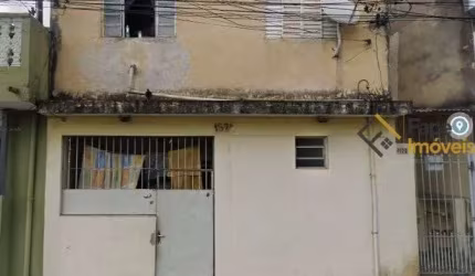 IMÓVEL COM 4 CASAS NO TERRENO