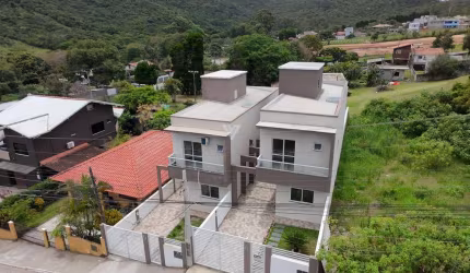 Sobrado para Venda em Florianópolis, Muquém, 4 dormitórios, 1 suíte, 3 banheiros, 1 vaga