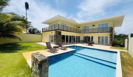 Casa Mobiliada para Venda em Camaçari, Barra do Jacuípe, 5 dormitórios, 5 suítes, 7 banheiros, 4 vagas