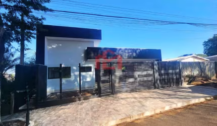 Casa a venda no Centro de Marialva,  quatro quartos sendo duas suítes