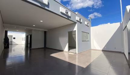 Casa para Venda em Araxá, DONA ADÉLIA II, 3 dormitórios, 1 suíte, 2 banheiros, 2 vagas