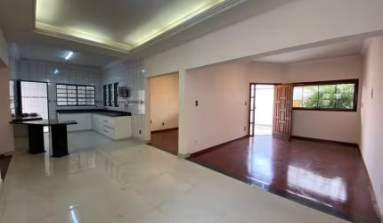Casa para Venda em Araxá, VEREDAS DA CIDADE, 3 dormitórios, 1 suíte, 3 banheiros, 2 vagas