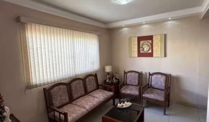 Casa para Venda em Araxá, VILA ESTÂNCIA, 3 dormitórios, 1 suíte, 2 banheiros, 3 vagas