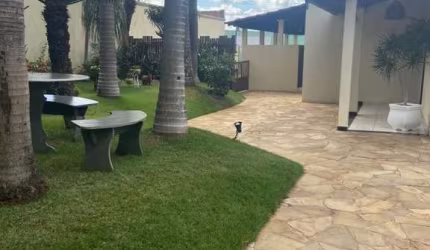 Casa para Venda em Araxá, CENTRO, 6 dormitórios, 2 suítes, 3 banheiros, 5 vagas