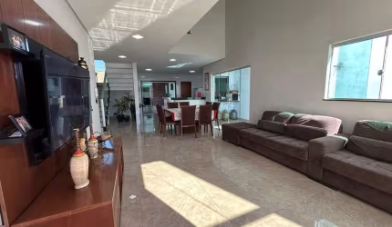 Casa para Venda em Araxá, GUILHERMINA VIEIRA CHAER, 3 dormitórios, 3 suítes, 5 banheiros, 4 vagas