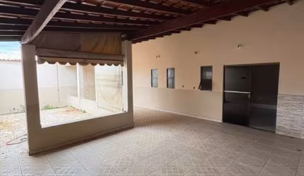 Casa para Venda em Araxá, URCIANO LEMOS, 4 dormitórios, 1 suíte, 2 banheiros, 2 vagas