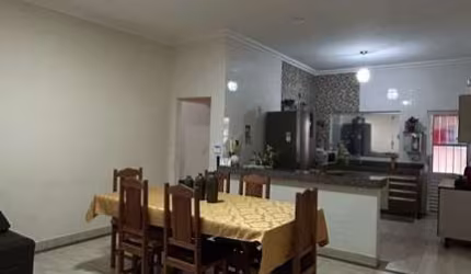 Casa para Venda em Araxá, SANTA RITA II, 3 dormitórios, 1 suíte, 2 banheiros, 4 vagas