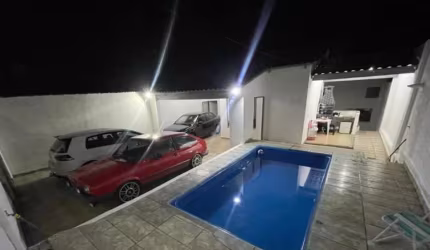Casa para Venda em Araxá, SÃO FRANCISCO, 3 dormitórios, 1 suíte, 2 banheiros, 3 vagas