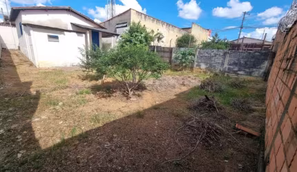 Casa para Venda em Araxá, SALOMÃO DRUMOND, 2 dormitórios, 1 banheiro