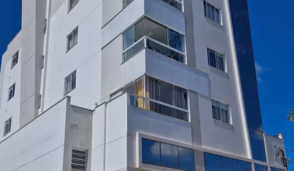 Apartamento com terraço na Vila Real, próximo a Gastronômica