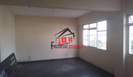 Sala Comercial bem localizada, na Av. Abílio Machado