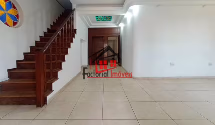 Aluga-se Casa Comercial 2 Salas Cozinha Banheiro e 1 Vaga no Carlos Prates!