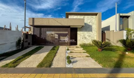 Belíssima Casa Térrea localizada no Jardins Bolonha, com 3 suítes plenas.