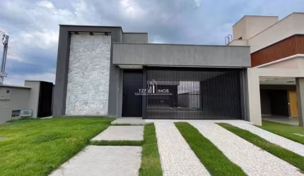Linda Casa Térrea localizada no Jardins Bolonha, com 3 suítes plenas.