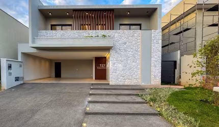 Sobrado frente a mata com 4 suítes plenas, incluindo uma master.