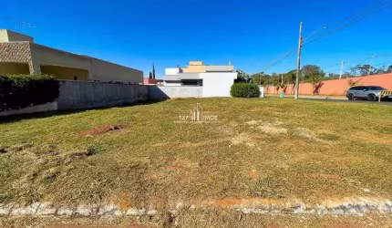 Lote Jardim Veneza com 437,85 m² - Aceita Financiamento
