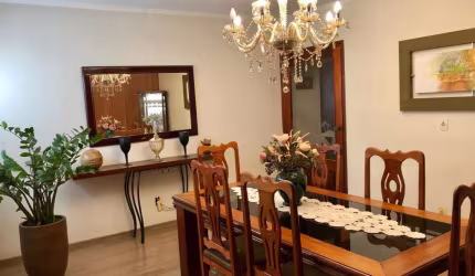 Versátil casa tipo para venda com 3 quartos, sendo 1 suíte, 180m²