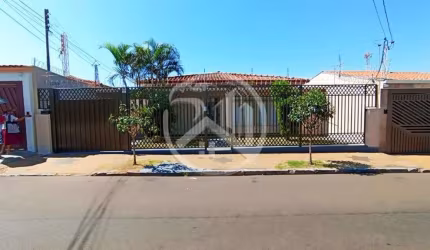 Casa com 4 quartos para alugar no Centro, São Carlos , 263 m2 por R$ 4.400