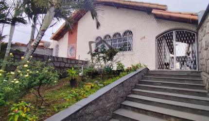 Casa para Venda em Juiz de Fora, Bairu, 6 dormitórios, 2 suítes, 3 banheiros, 2 vagas