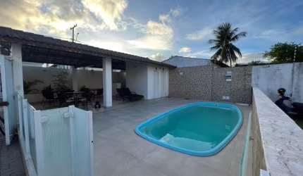 Apartamento com 2/4 em Pitangueiras