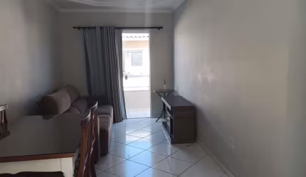 Apartamento de dois dormitórios mobiliado