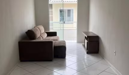 Apartamento de dois dormitórios mobiliado