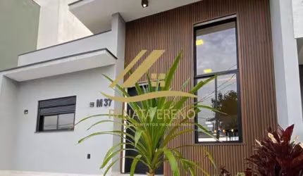 Casa Térrea com 3 Quartos e Piscina no Condomínio Golden Park II