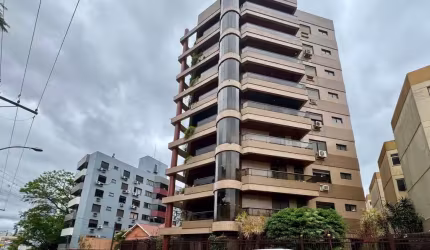 APARTAMENTO ESPAÇOSO E BEM LOCALIZADO NO CENTRO!