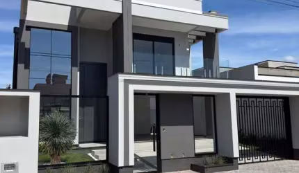 Casa a venda no bairro Joáia com 182m², 3 dormitórios, com closet e área gourmet