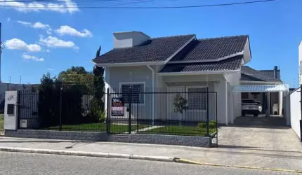 Linda Casa Mobiliada à venda no bairro Universitário em Tijucas
