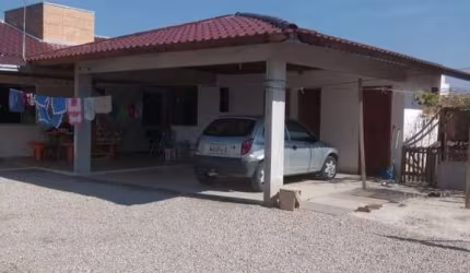 Casa á venda de 156m², 3 dormitórios, no bairro XV de Novembro em Tijucas/SC