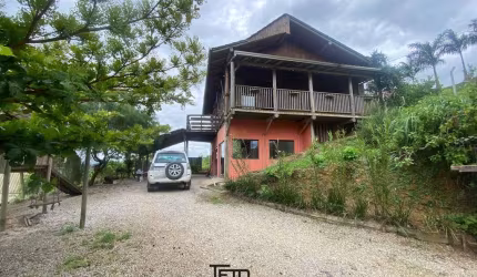 Casa de Campo á venda no bairro Timbé com 190m² possuindo 2 dormitórios