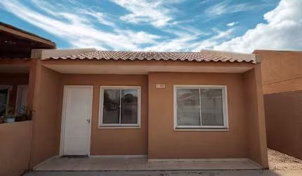 Casa em condomínio fechado com 2 quartos à venda na Avenida Portugal, 6785, Nações, Fazenda Rio Grande por R$ 280.000