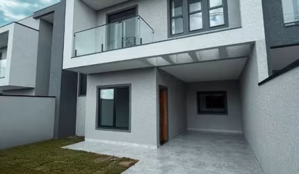 Casa com 3 quartos à venda na Rua Groelândia, 607, Eucaliptos, Fazenda Rio Grande por R$ 780.000