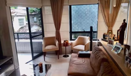 Excelente apartamento, 114M; 4 quartos, sendo 2 suítes, lavabo, dependência completa e 2 garagens,