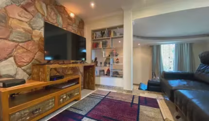 Casa linda reformada , em Vila Alpina SP