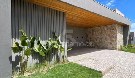 CASA A VENDA NO CONDOMINIO FIGUEIRA II