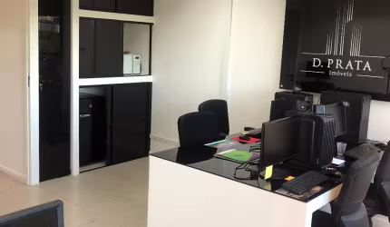 Sala comercial a venda em Duque de Caxias