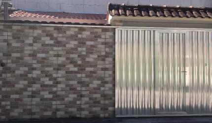 CASA A VENDA EM IMBARIÊ COM 2 QUARTOS