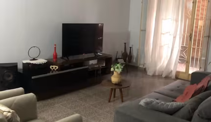 Casa a venda no Lote XV com 3 quartos , vaga de garagem e terraço