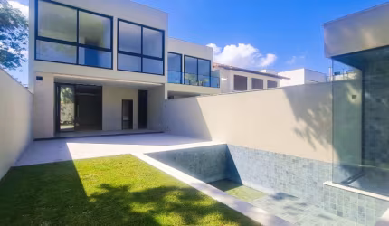 Casa com 4 Quartos à venda, 252 m² por R$ 2.500.000 - Camboinhas - Niterói/RJ