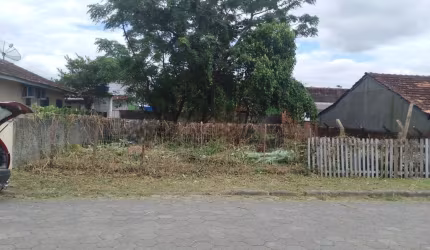 Excelente oportunidade! Terreno plano em rua calçada na Penha