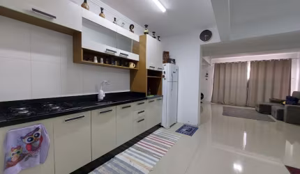 Amplo Apartamento Bairro Água Verde