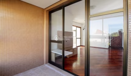 Excelente apto com 3 Quartos (1 suite), sacada, churrasqueira, vista livre e Box Duplo