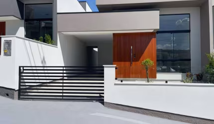Casa à venda, no Bairro Potecas, São José-SC, com 2 quartos, sendo 1 suíte, com