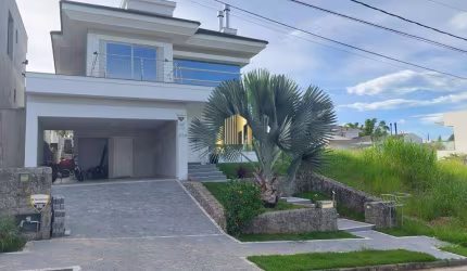Casa à venda, no Bairro Pedra Branca, Palhoça-SC, com 4 quartos, sendo 1 suíte, com 4 vagas