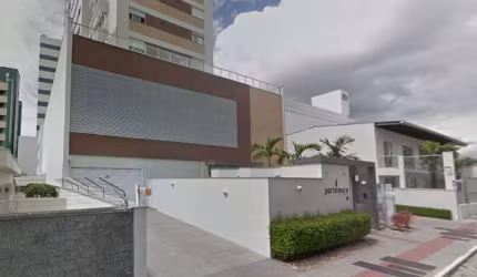 Apartamento à venda, no Bairro Centro, Itajaí-SC, com 3 quartos, sendo 1 suíte, com 2 vagas
