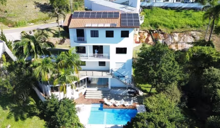 Casa em Condomínio à venda, no Bairro Bosque das Mansões, São José-SC, com 4 quartos, sendo 1 suíte, com 4 vagas