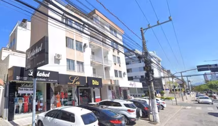Cobertura à venda, no Bairro Kobrasol, São José-SC, com 4 quartos, sendo 1 suíte, com 1 vaga