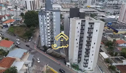 Apartamento à venda, no Bairro Barreiros, São José-SC, com 3 quartos, sendo , com 1 vaga